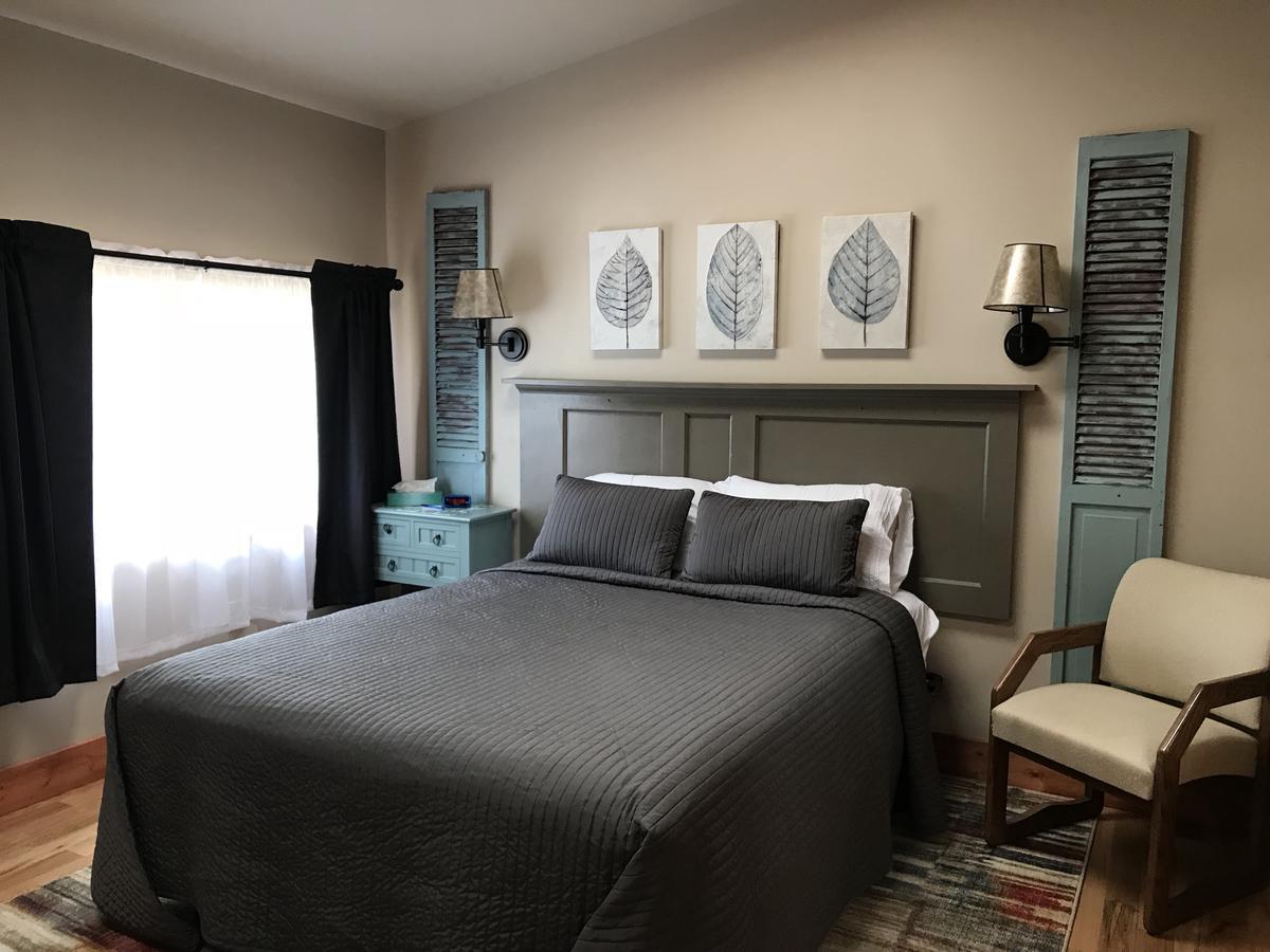 Hocking Hills Inn Logan Bagian luar foto