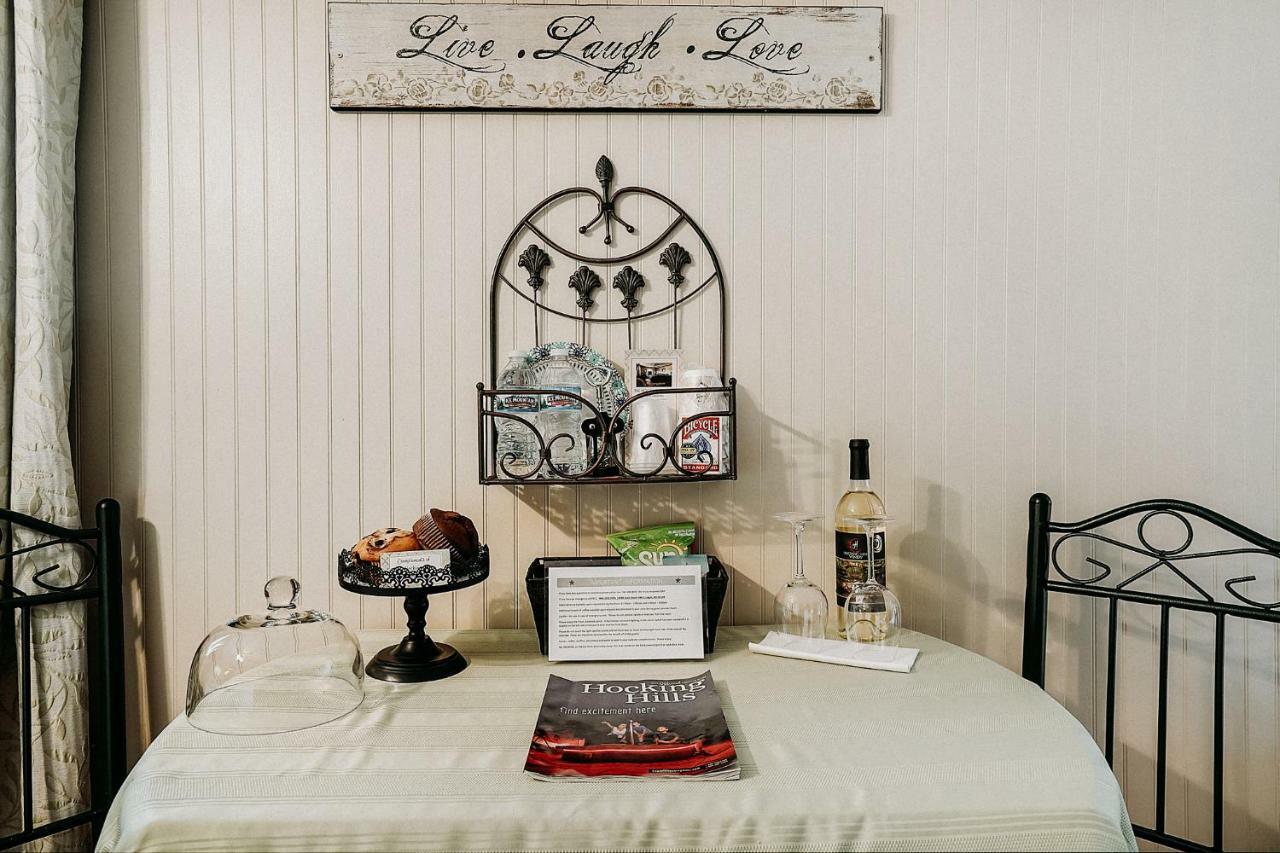 Hocking Hills Inn Logan Bagian luar foto